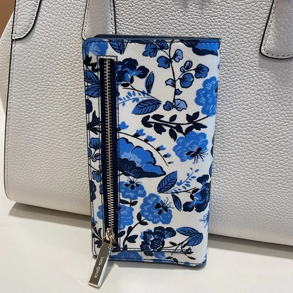 Kate Spade Madison Vase Floral Large Slim Bifold Wallet
Blue Multi
NWT - Picture 3 of 16
